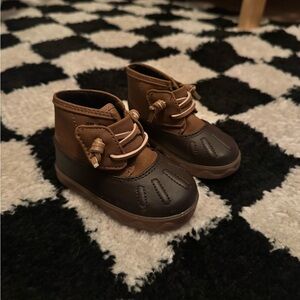 EUC Sperry Todder size 3 Brown Boots with Laces